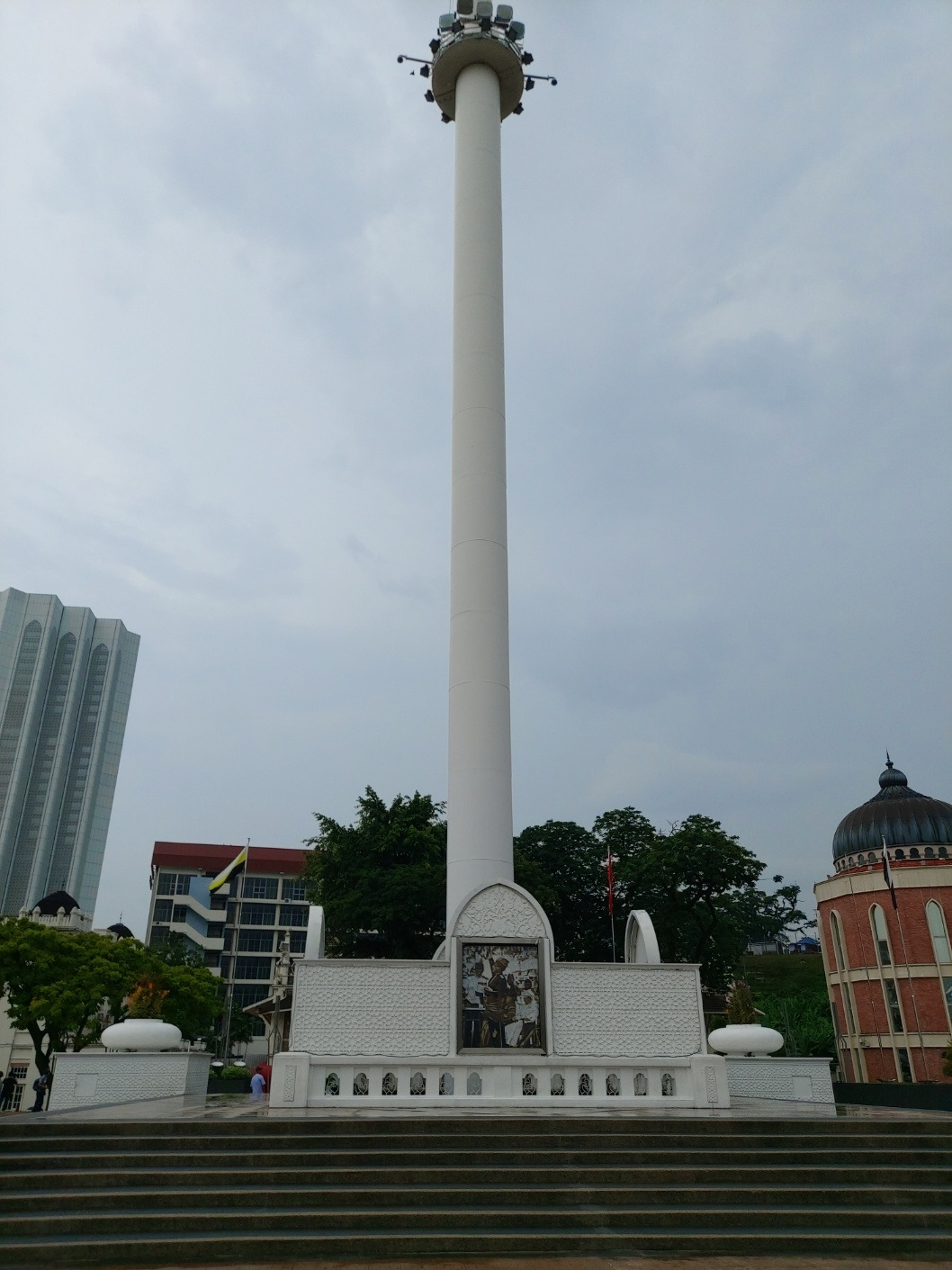 메르데카 깃대.jpg