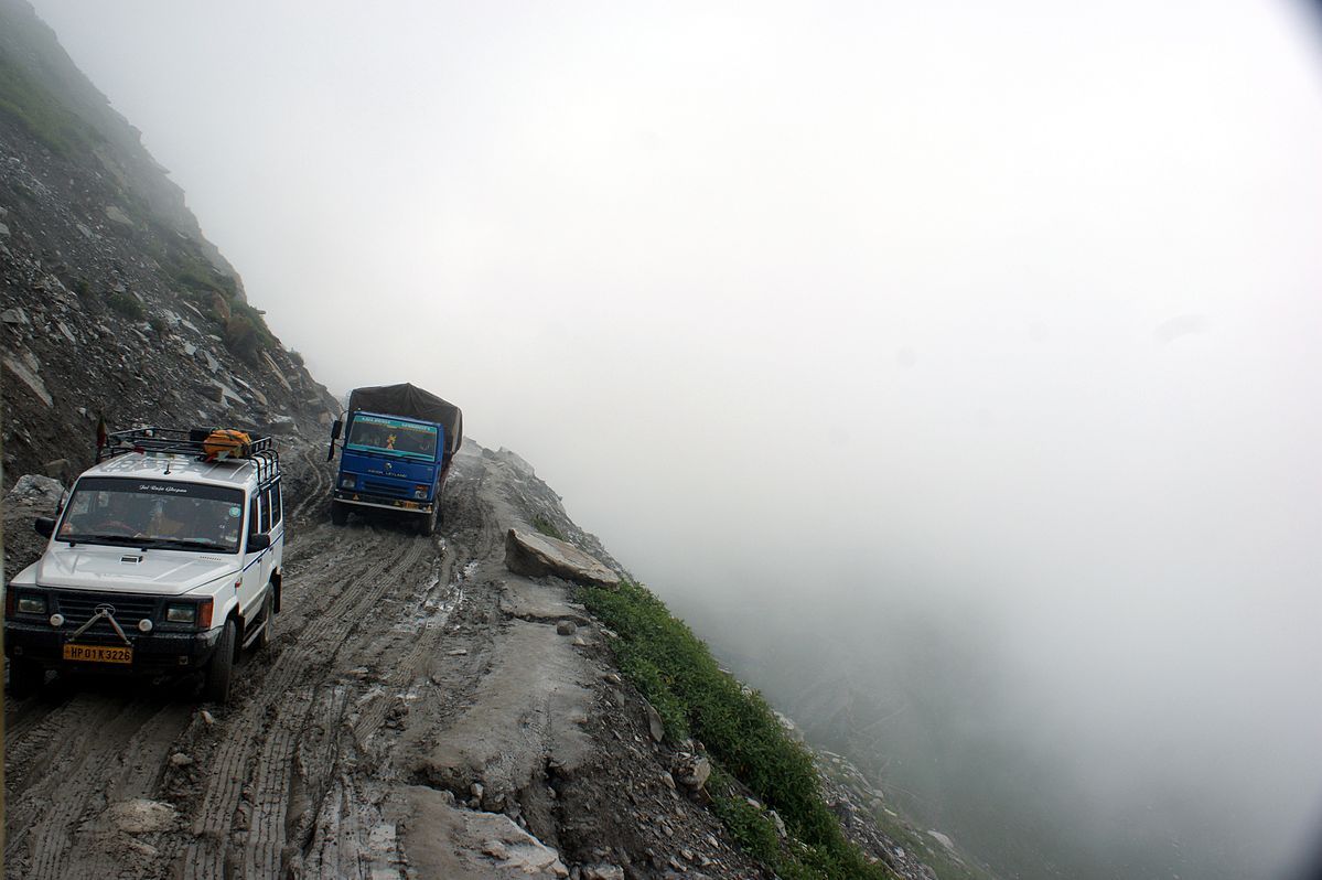 1199px-Rohtang_Manali_side.jpg