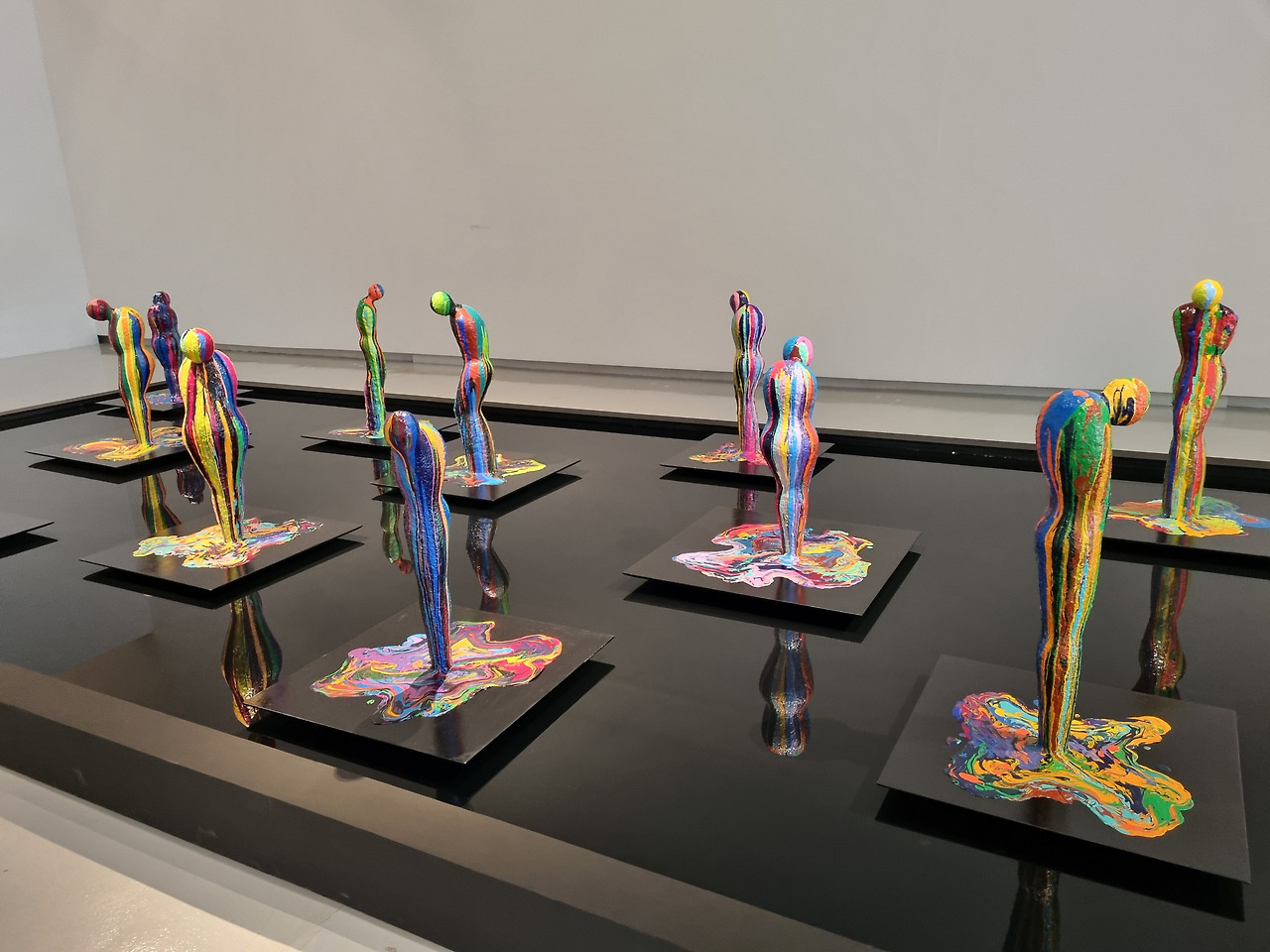 셰도우 군상.jpg