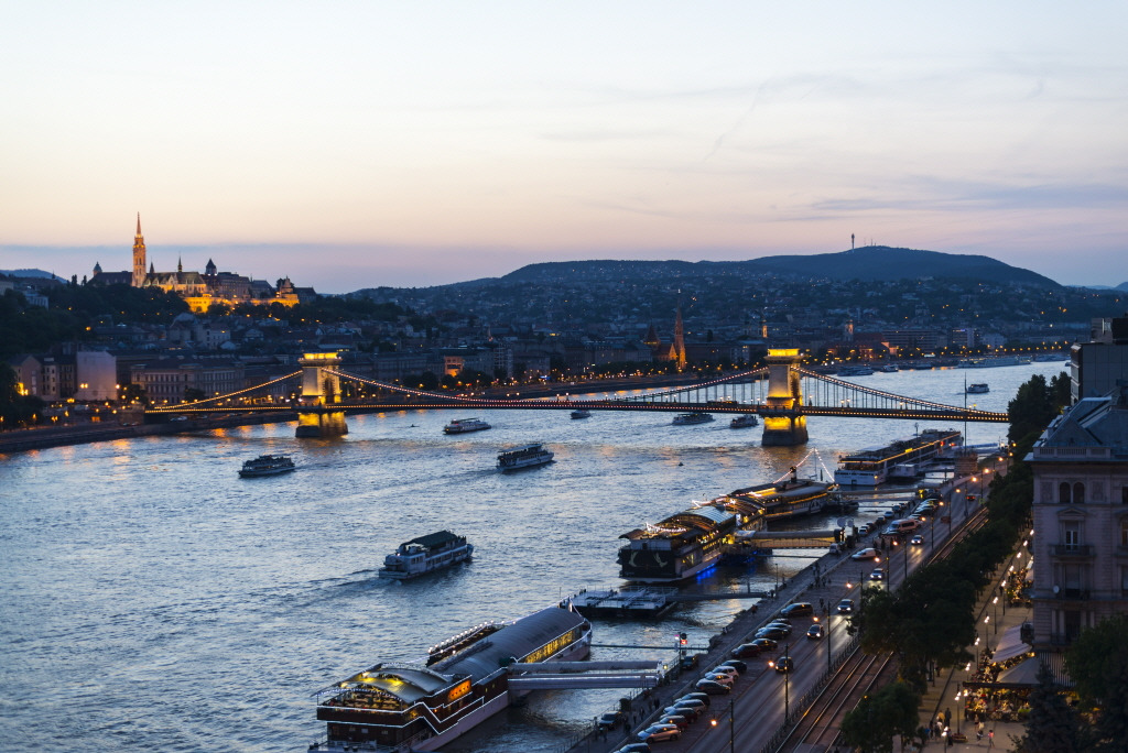 크기변환_Szecheny lanchid.jpg