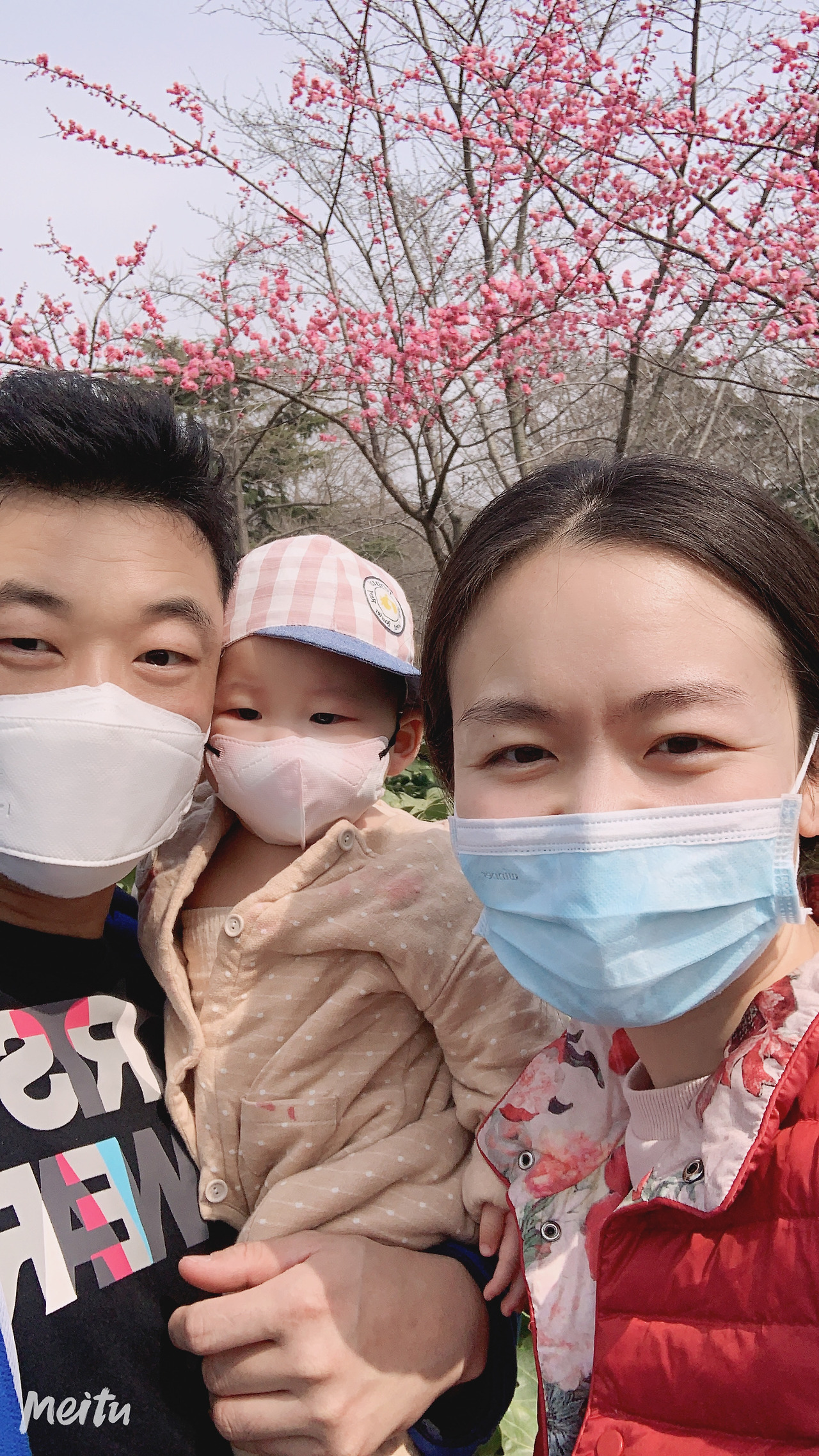 가족과 함께 있는 정청.jpg