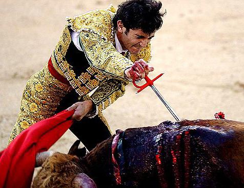 진실의 순간.jpg