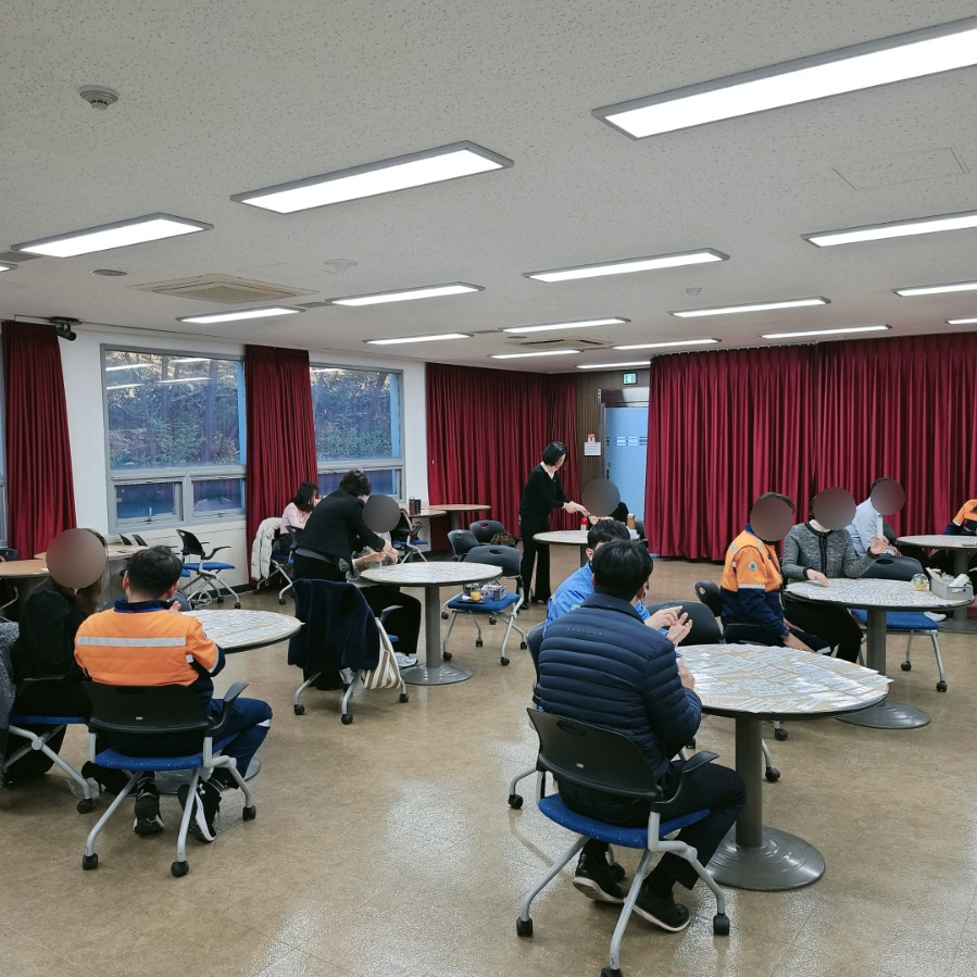 포스코휴먼스_조직소통_커뮤니케이션스킬_팀워크_조직문화_직장내소통_감정조절_협업기술 _기업교육_성장계획연구소_성장계획가_이은주_21.jpg