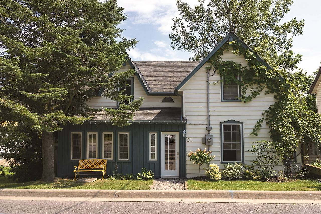 에어비앤비 - Mr. Anderson's House 2.jpg