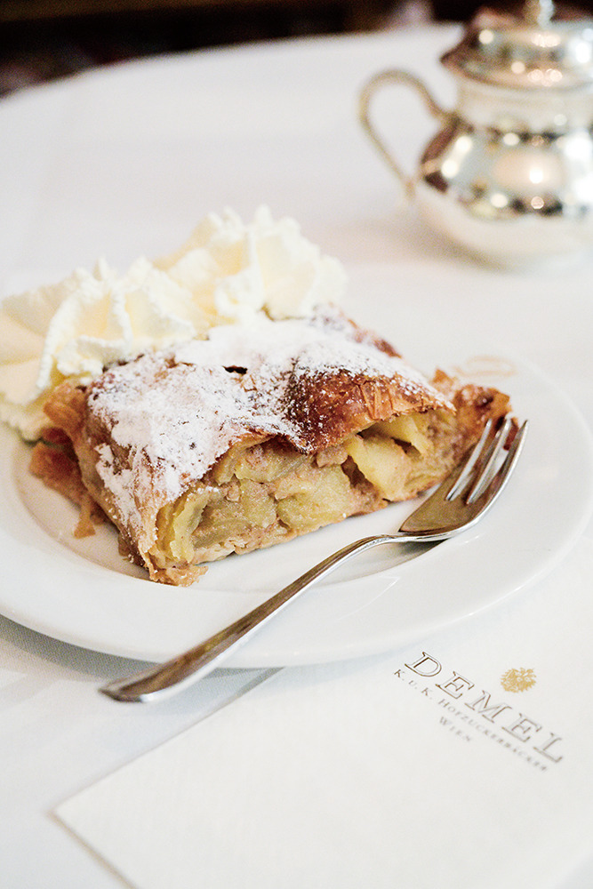 SONJAPRILLER-DEMEL-APFELSTRUDEL-2876_3.jpg