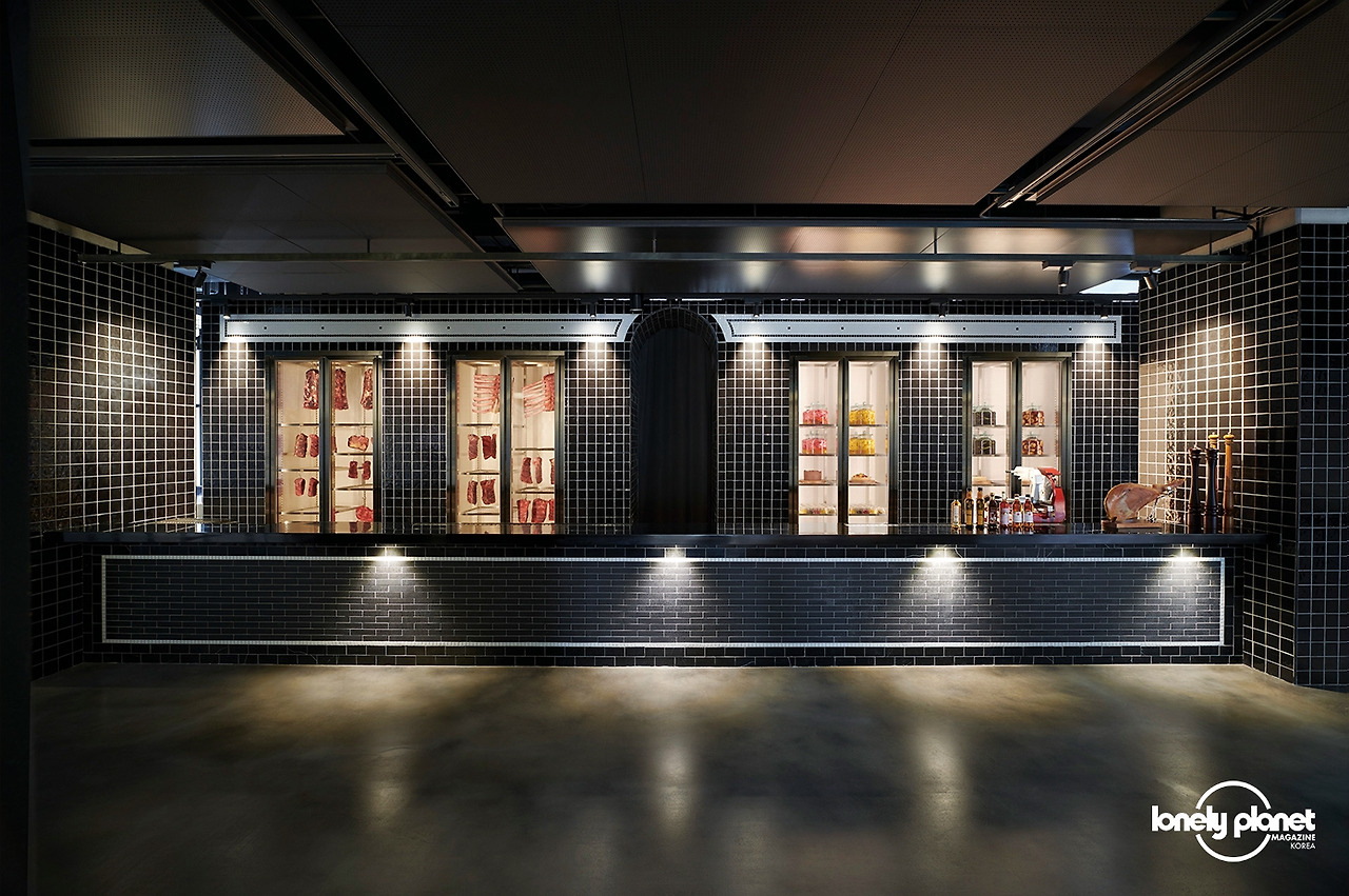 라이즈 호텔_차르 CHARR (2)_new2.jpg