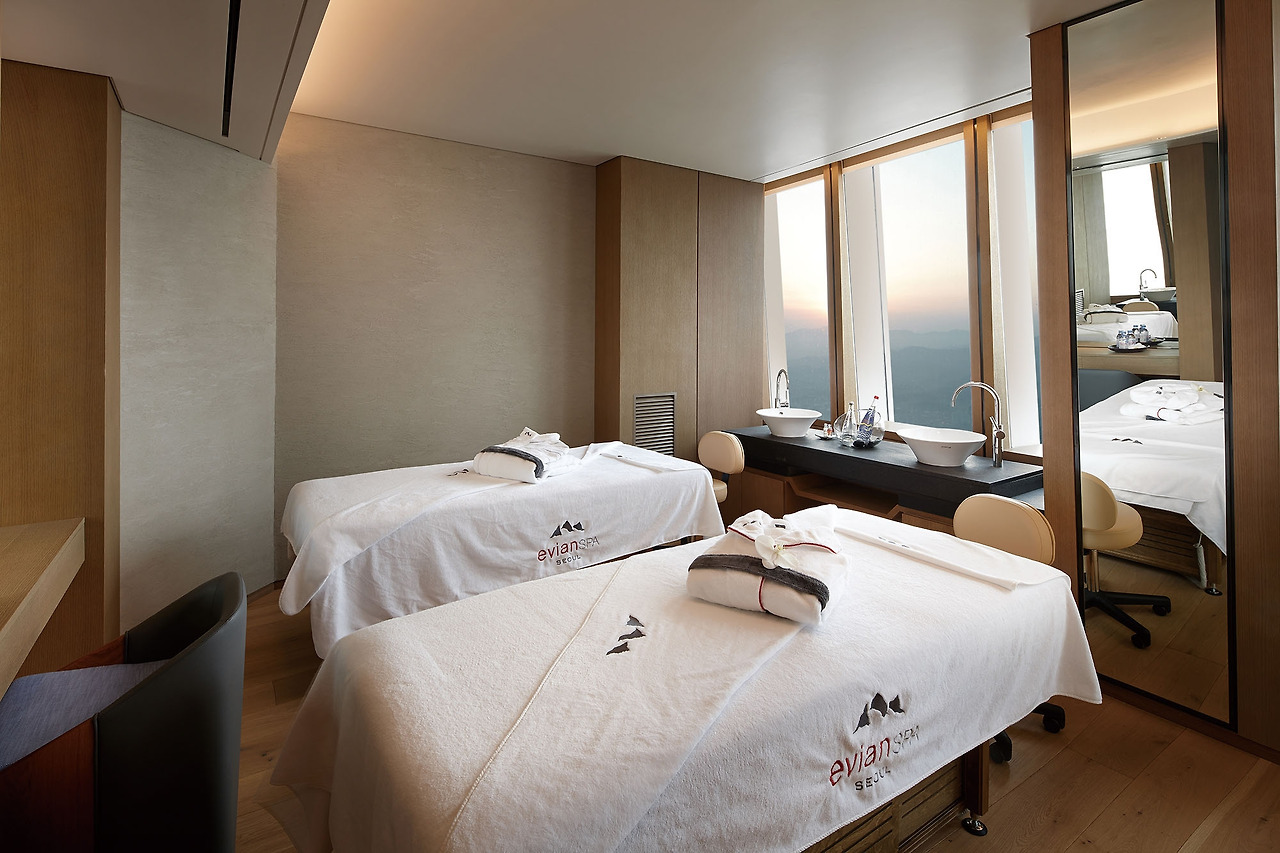 시그니엘 서울_에비앙스파.jpg