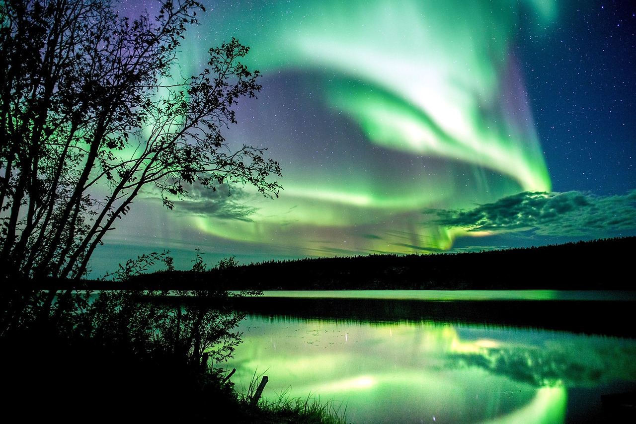 Summer Aurora on the Lake 01.jpg