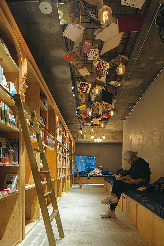 LOBBY03-7F (C)R-STORE 2015.jpg