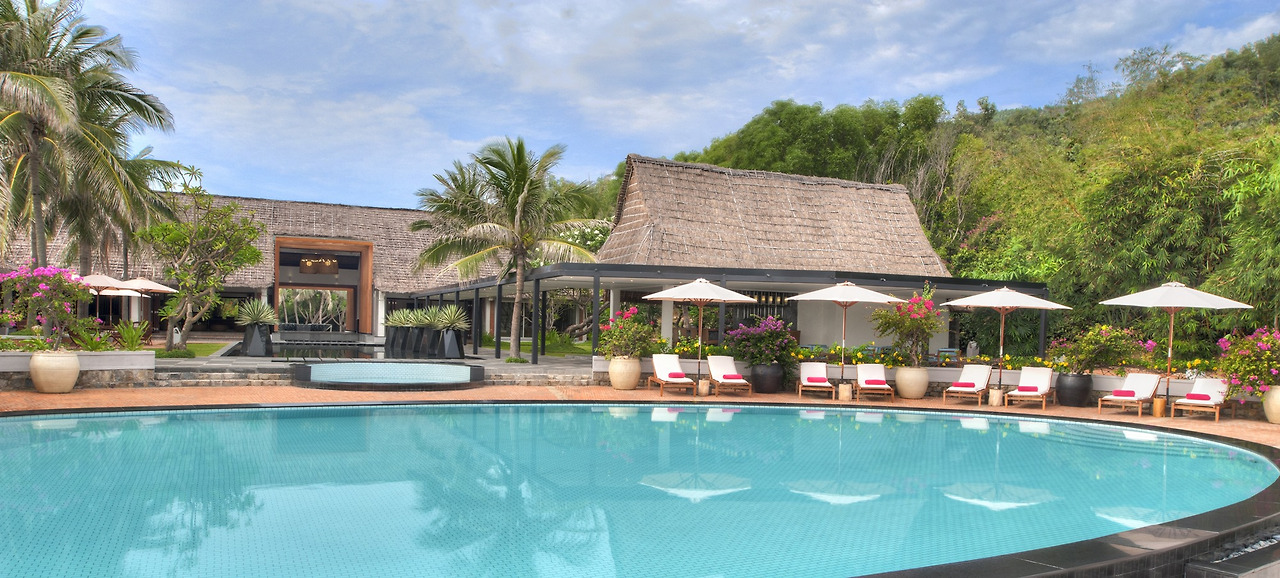 아바니 퀴논 리조트_수영장 (2).jpg