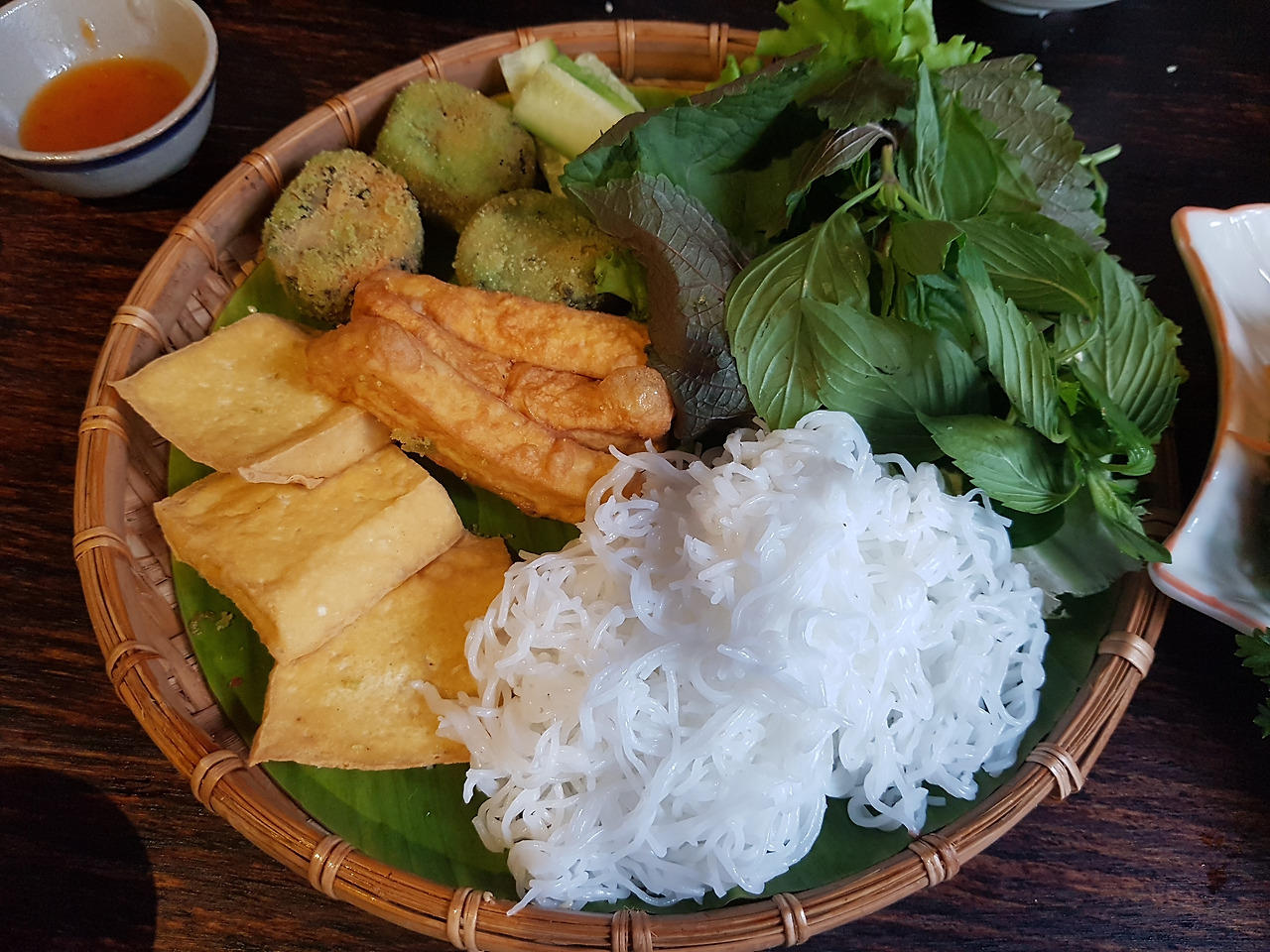 9. 두부와 버섯으로 만든 베트남 음식_출처 유영국.jpg