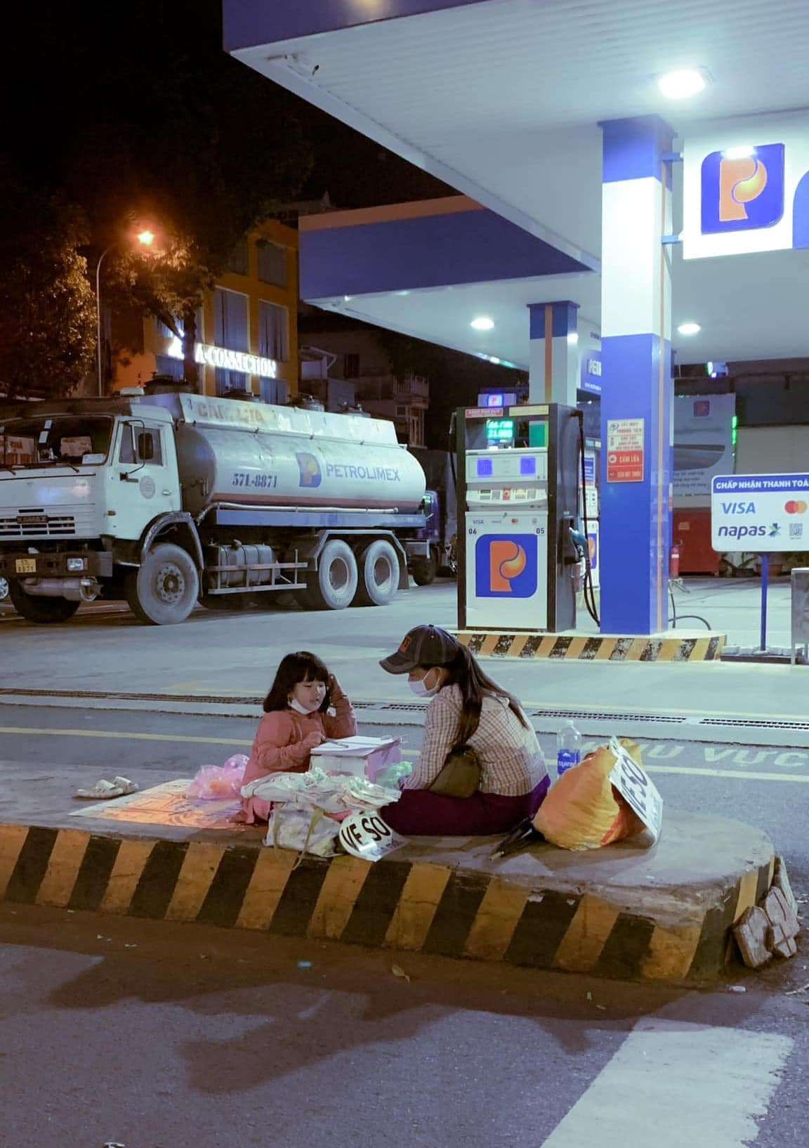 복권 파는 아이 엄마.jpg