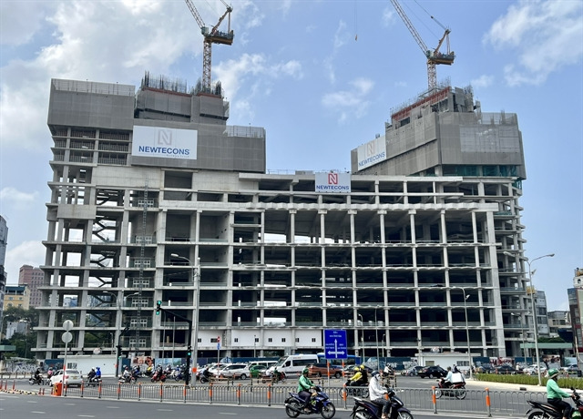 공사가 중단된 호치민 호텔 현장_출처_VNA.jpg