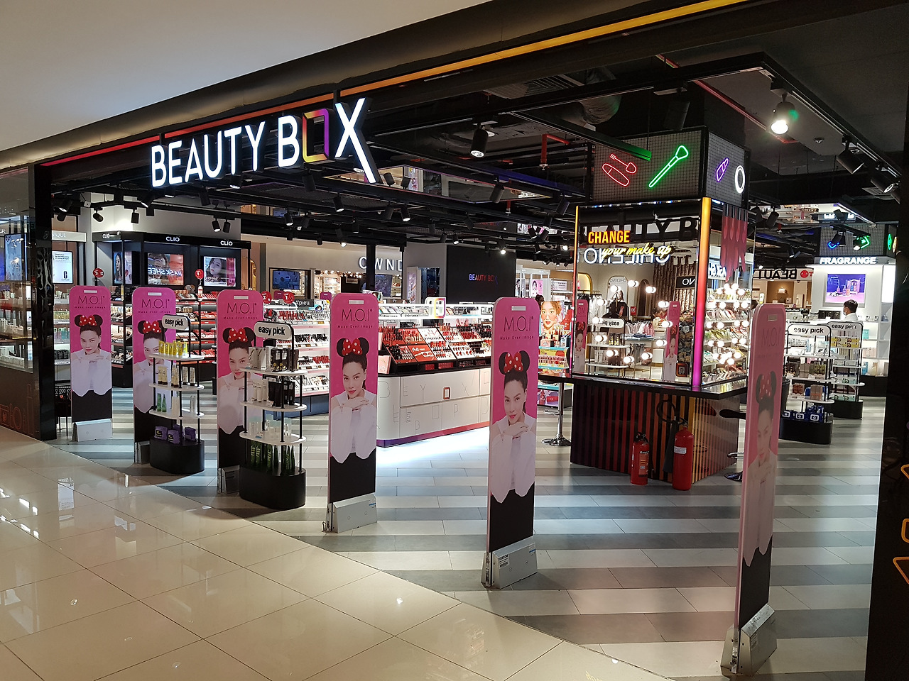 현대식 화장품 매장 (3).jpg