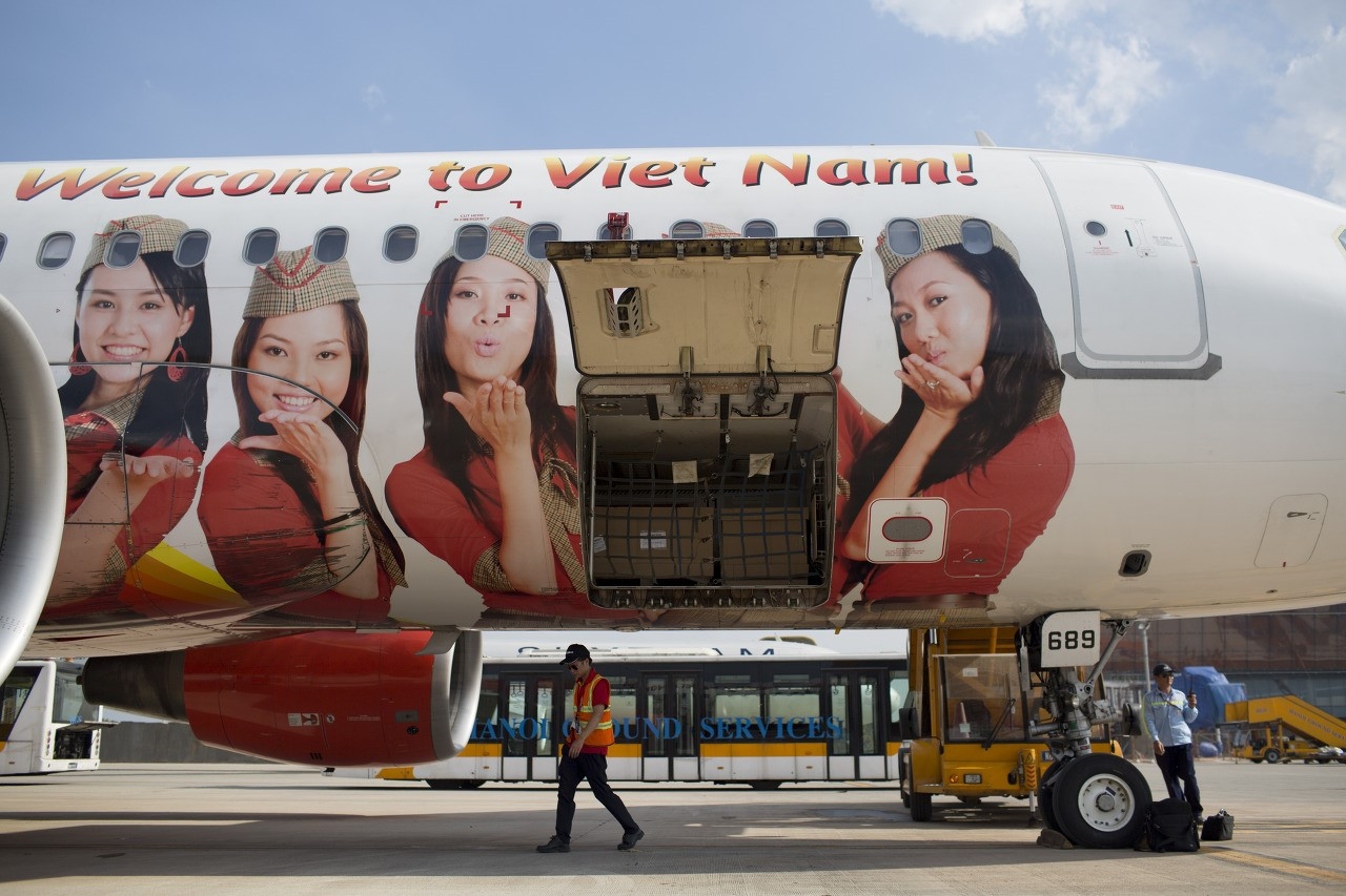 2) Vietjet.jpg