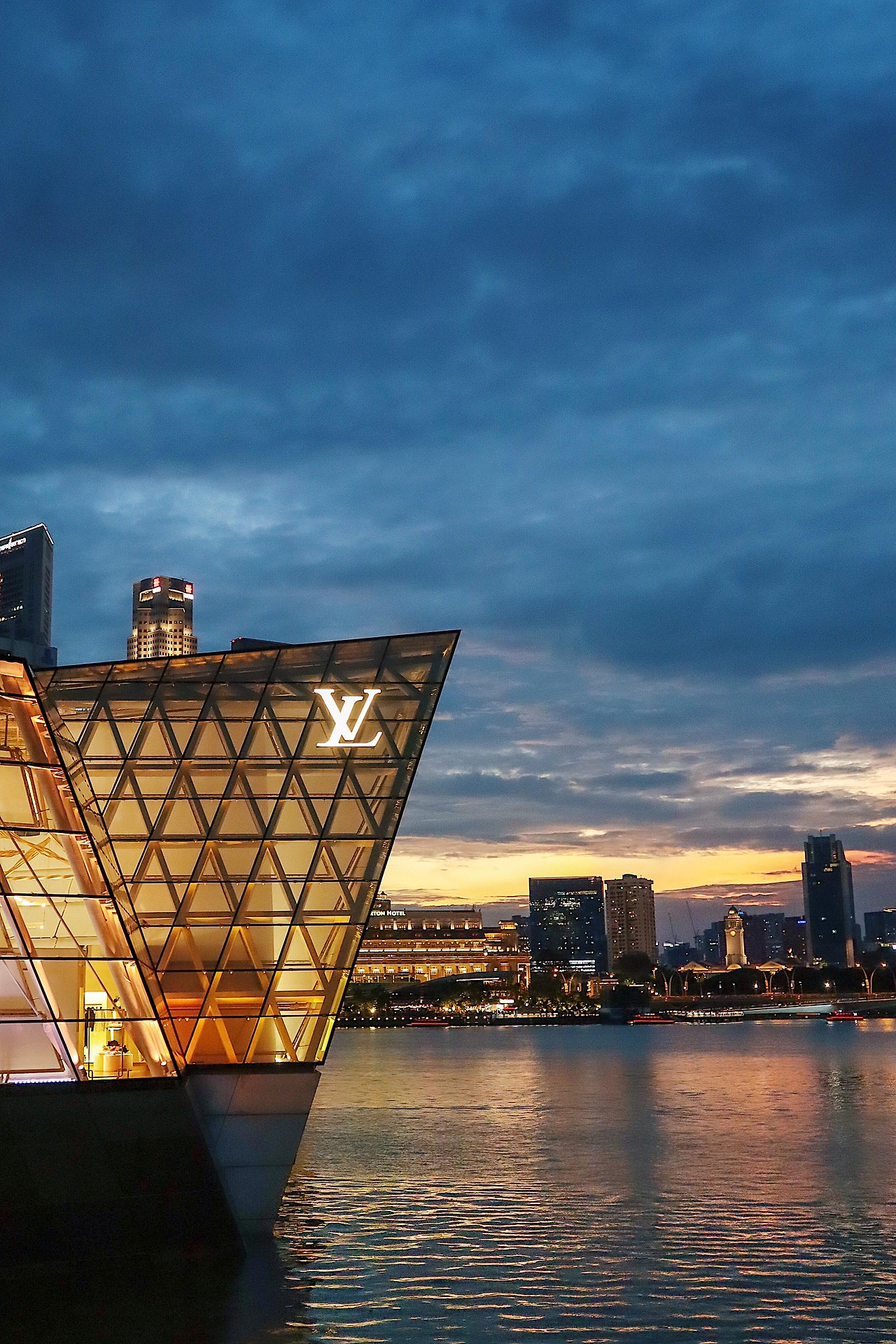 싱가포르 루이비통.jpg