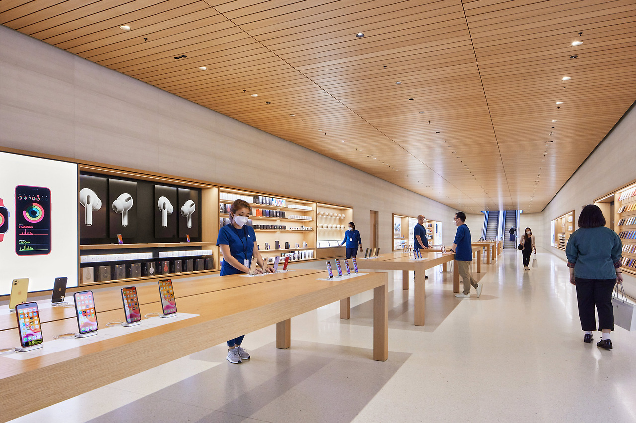 apple_nso-marina-bay-sands_curated-apple-products-tech-support_09072020.jpg