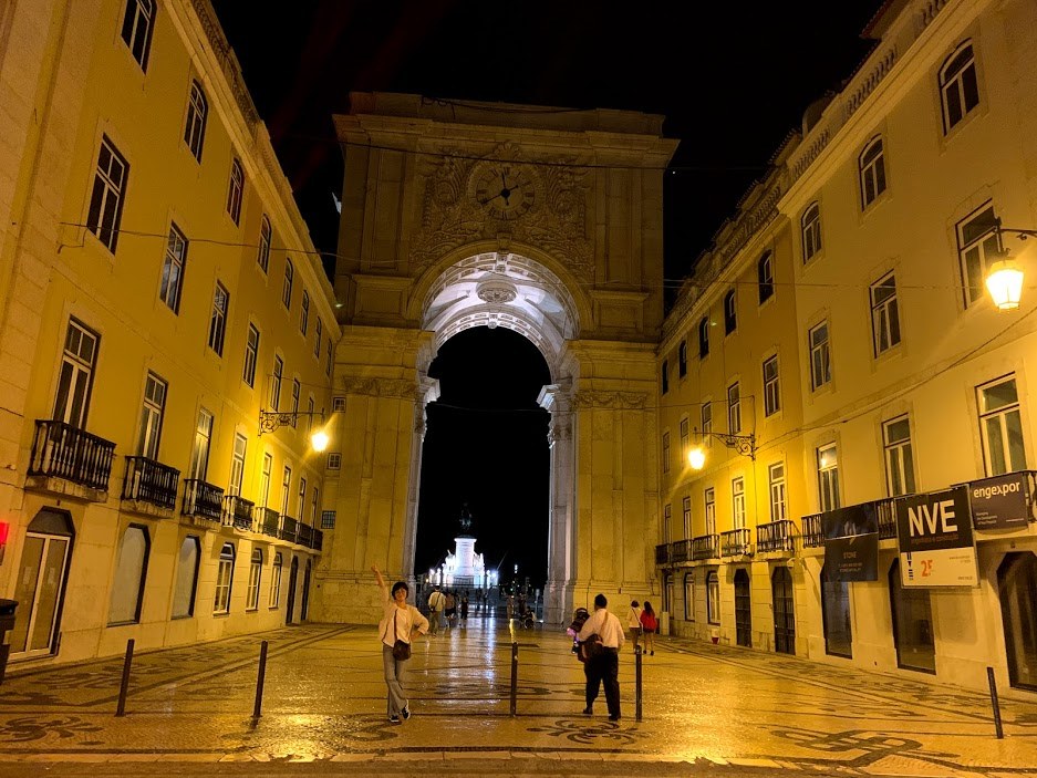 #4 4 늦은밤리스본.jpg