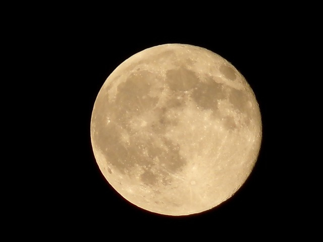 full-moon-872947_640.jpg