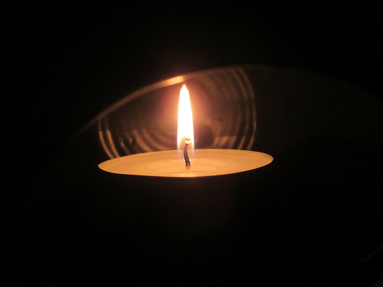 tealight-258539_1920.jpg