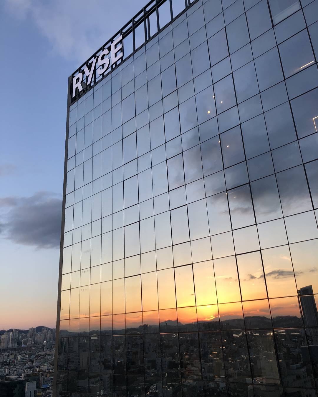 출처 공식인스타그램 07.jpg