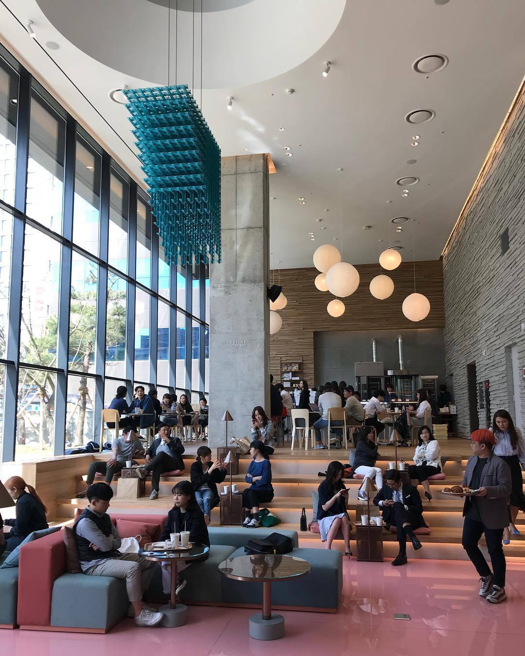 출처 타르틴 베이커리 서울 인스타그램 (4)_내부.jpg