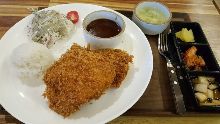 청년키움식당 돈가스 메뉴.jpg