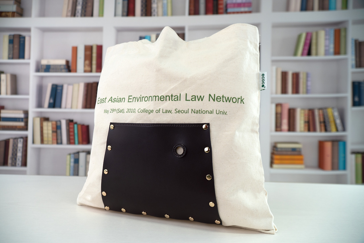 가죽 장식 로고 에코백.jpg