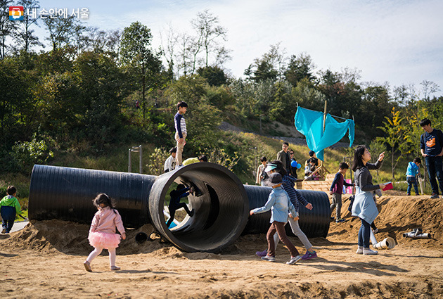 문화비축기지 모래고래놀이터.jpg