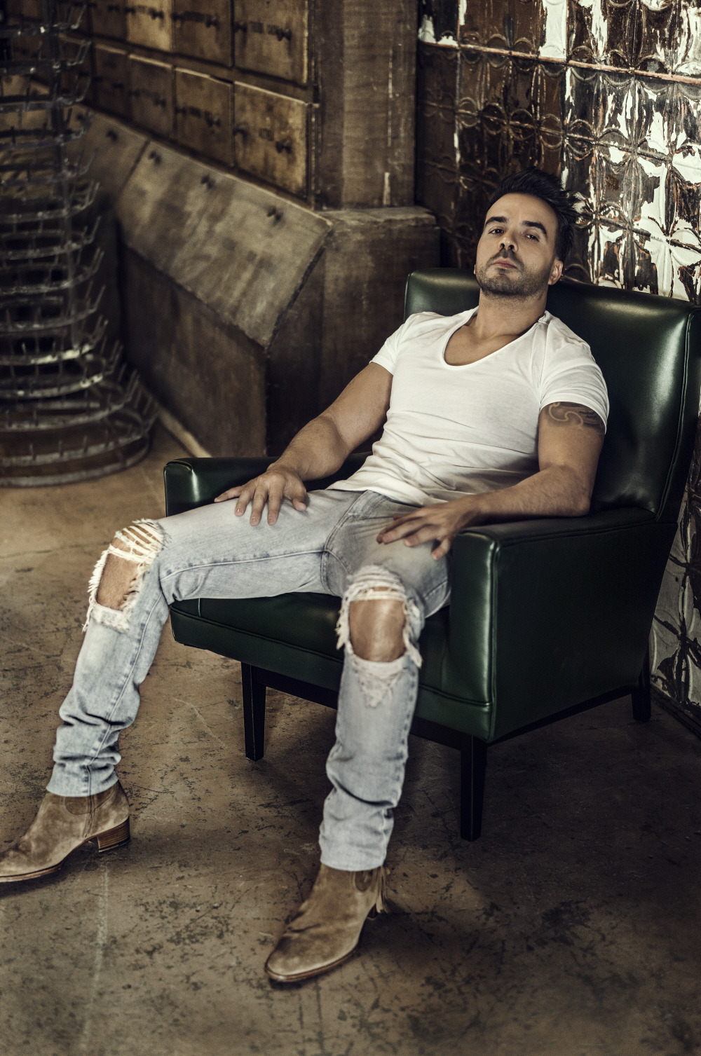 크기변환_Luis Fonsi 2438 Final OC.jpg