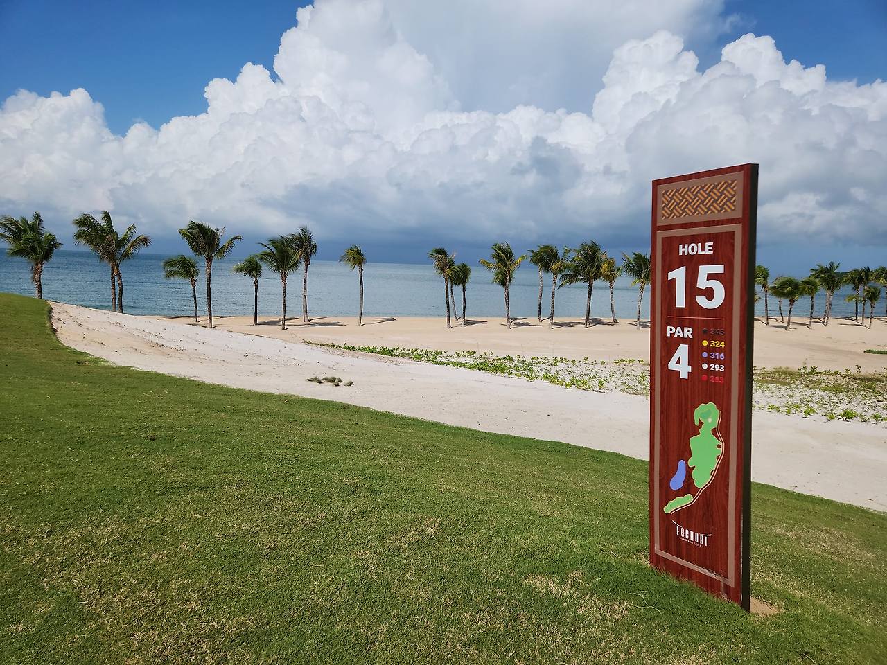 푸꾸옥 에스츄리골프장 3.jpg