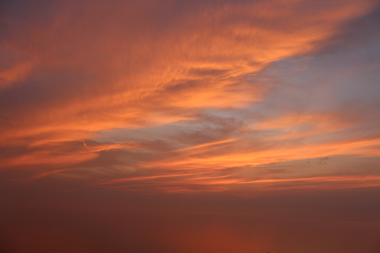 sunset-glow-3498321_1280 (1).jpg