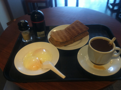 싱가포르 아침식사.jpg