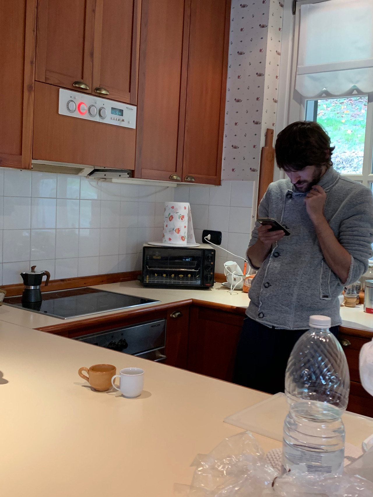 커피내려주는 스테파노.jpg