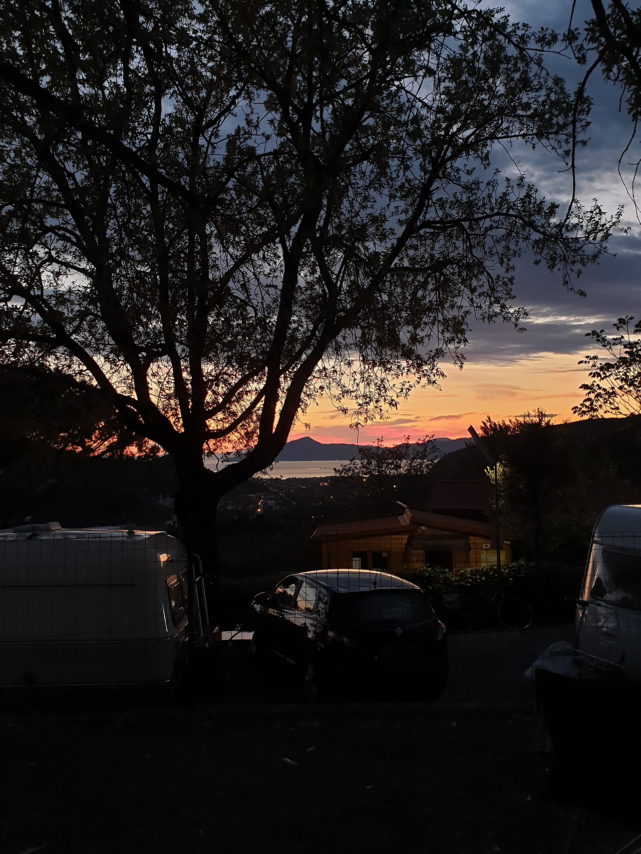 캠핑장 저녁 노을.jpg