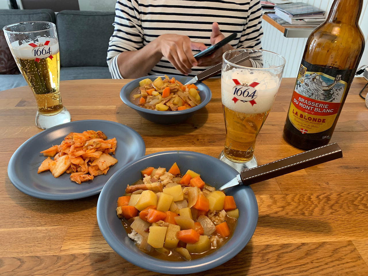 카레와 김치.jpg