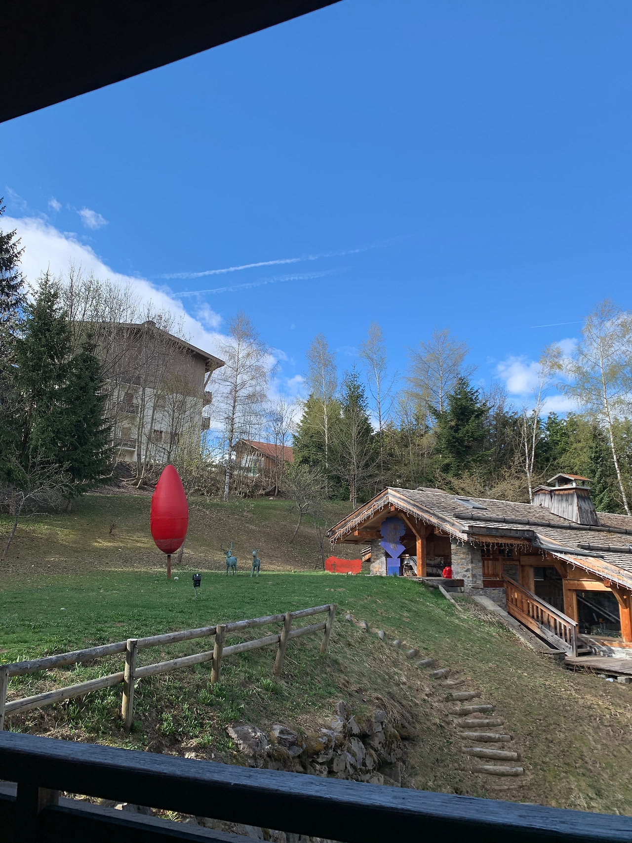 터널로 연결된 집.jpg