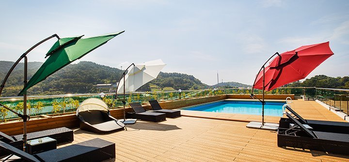 더호텔수_루프탑수영장1-2.jpg