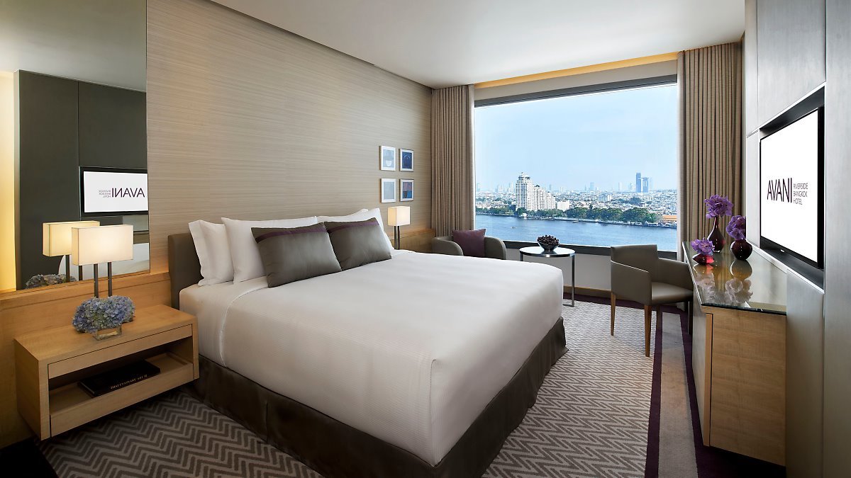 03_AVANI_Riverside_Bangkok_River_View_Room_King.jpg