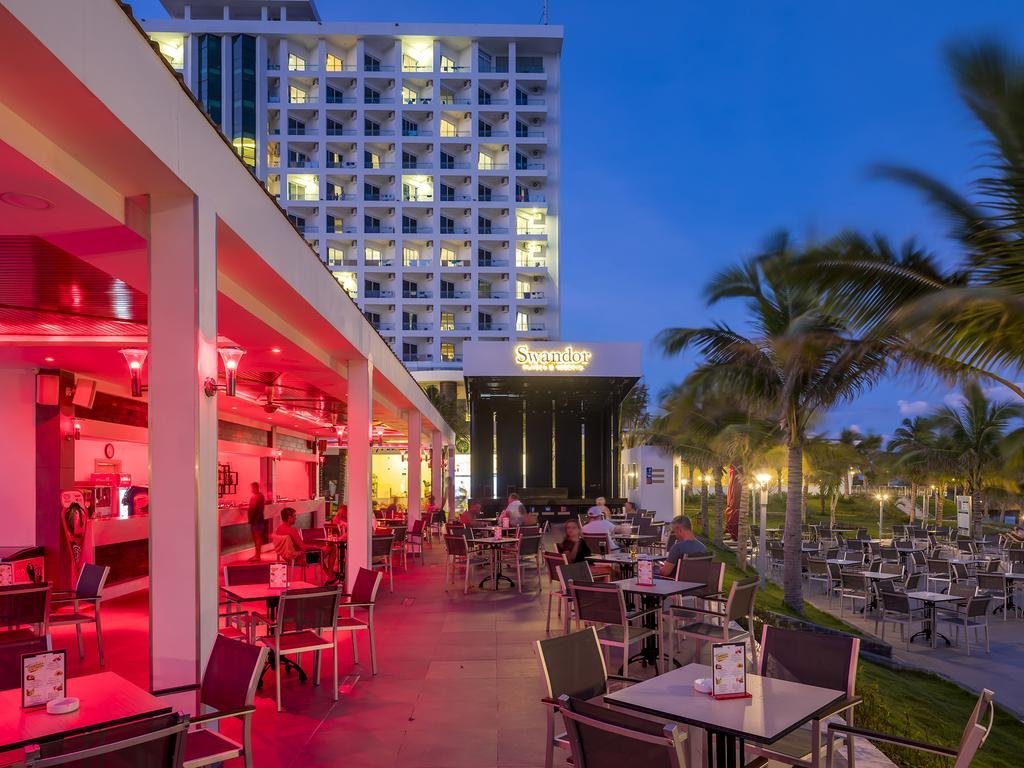 Swandor_Cam_Ranh_Hotels__Resorts-7.jpg