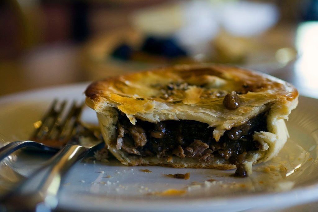 Lamb_and_rosemary_meat_pie.jpg