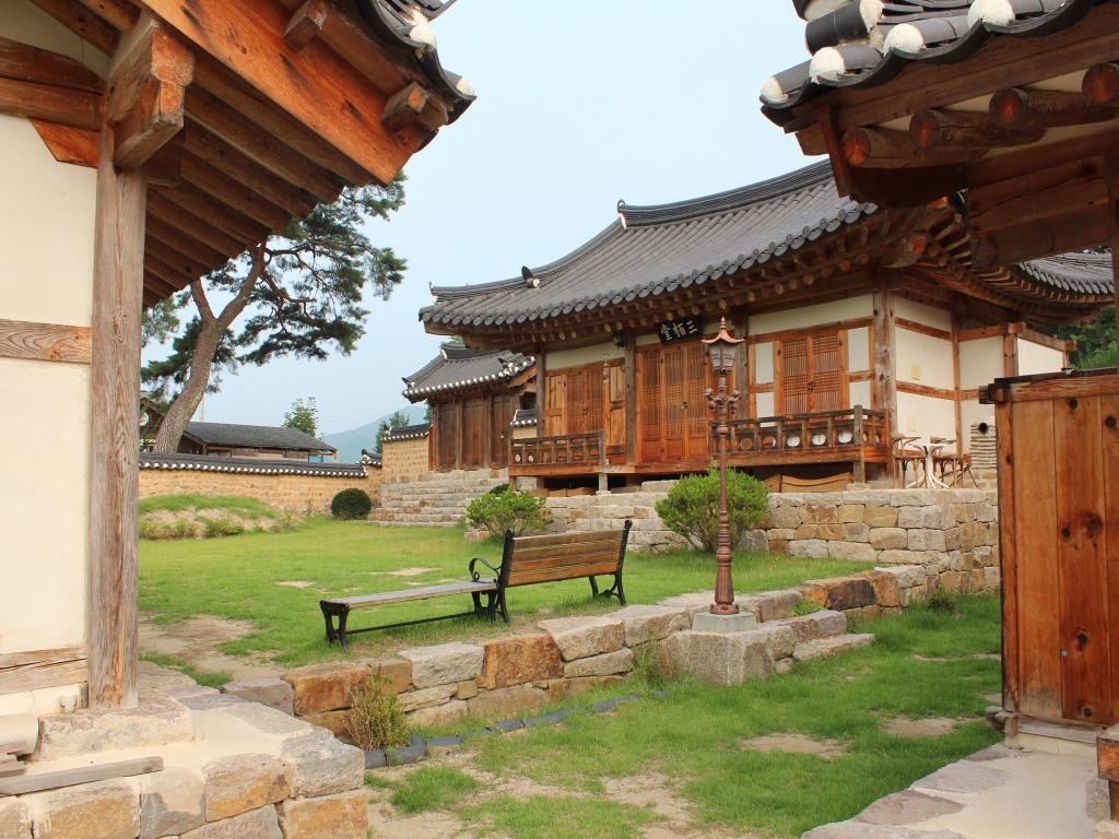 Ongye_jongtaek_Hanok1.jpg