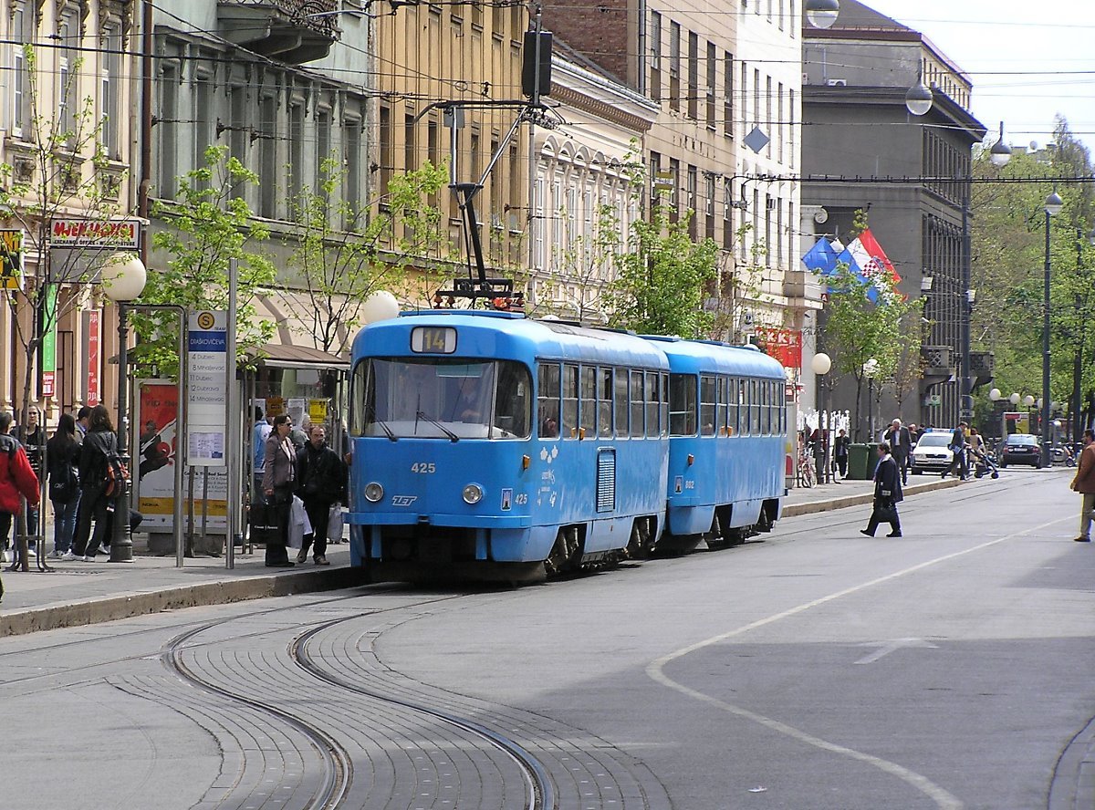 Zagreb_tram_(17).jpg
