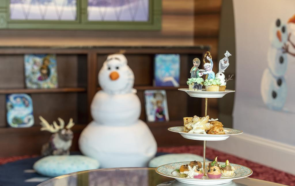 Hong Kong Disneyland Hotel-5.jpg