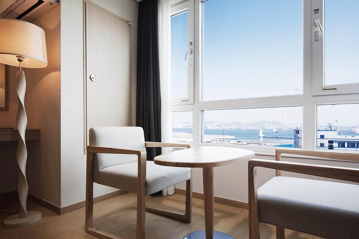 Crown_Harbour_Hotel_Busan4.jpg