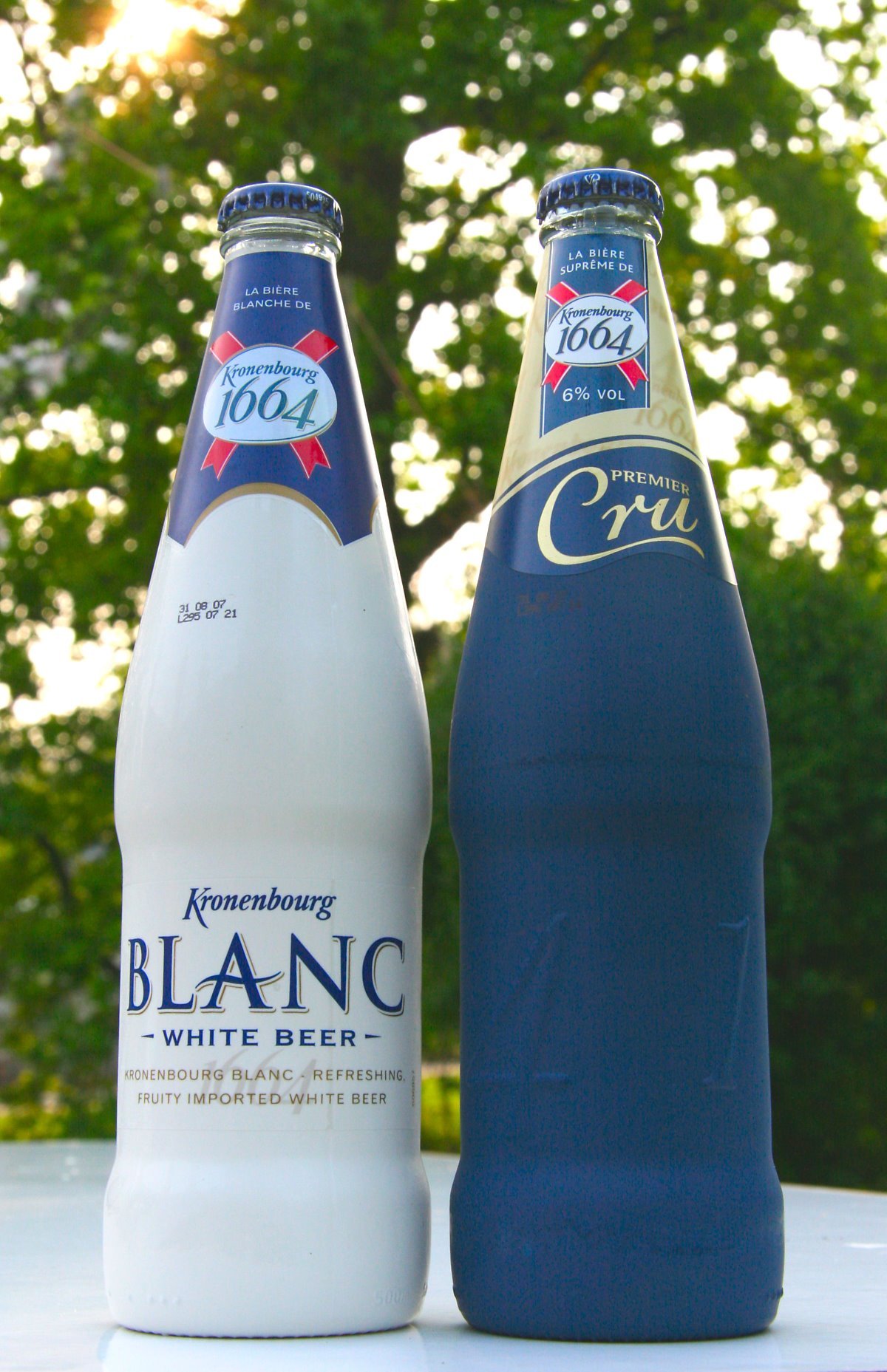1664_beer_white_and_blue_bottles.jpg