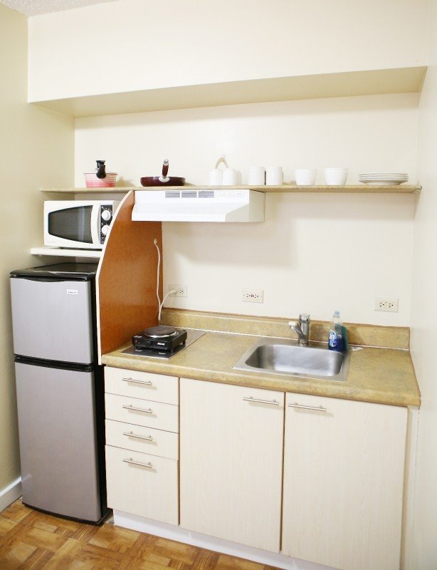 full_studio-kitchenette_1513216315.jpg