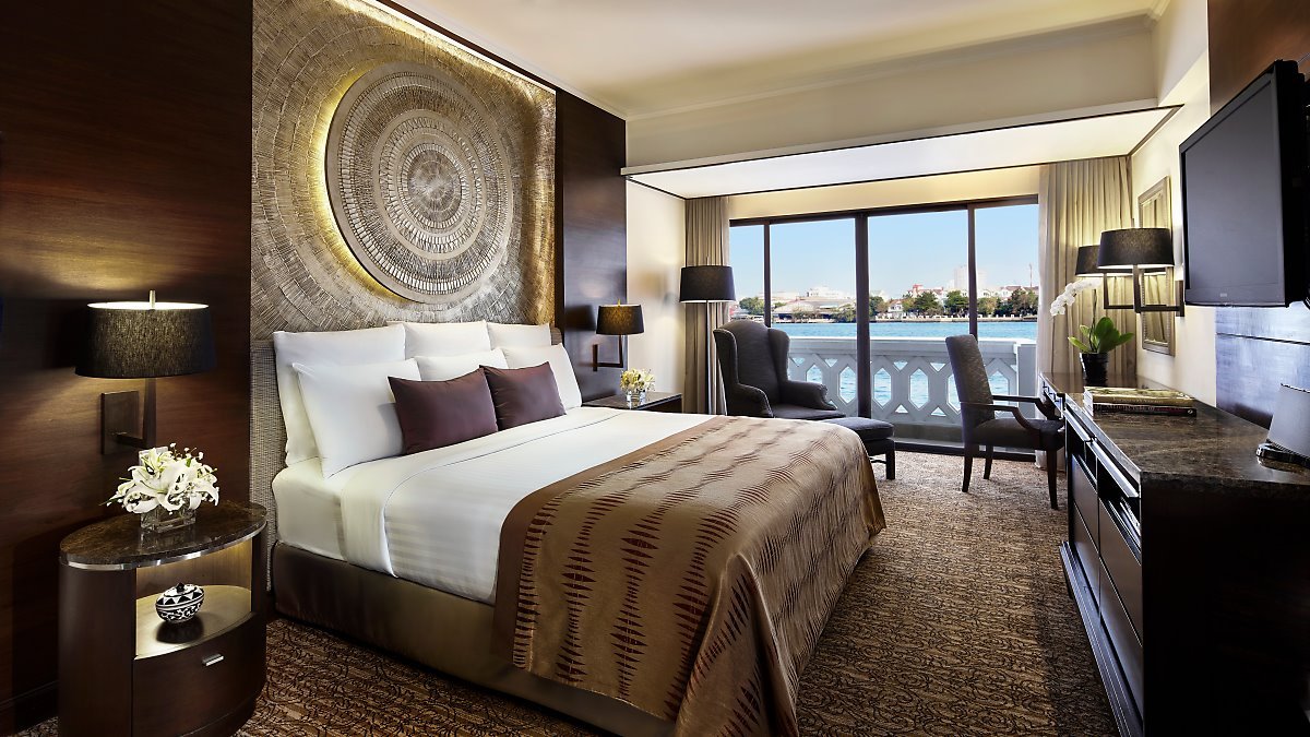 Anantara_Riverfront_Suite_Bedroom.jpg