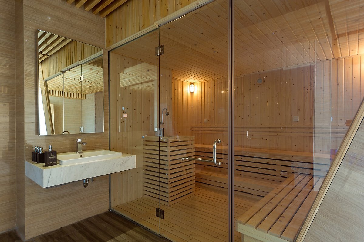 sauna-jacuzzi-2.jpg