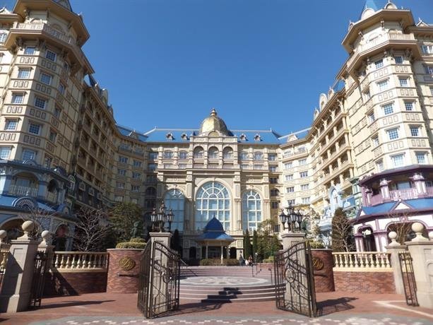Tokyo_Disneyland_Hotel-13.jpg